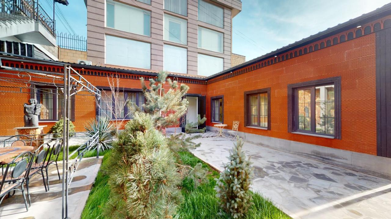 Aspar Boutique Hotel Jerevan Exteriör bild