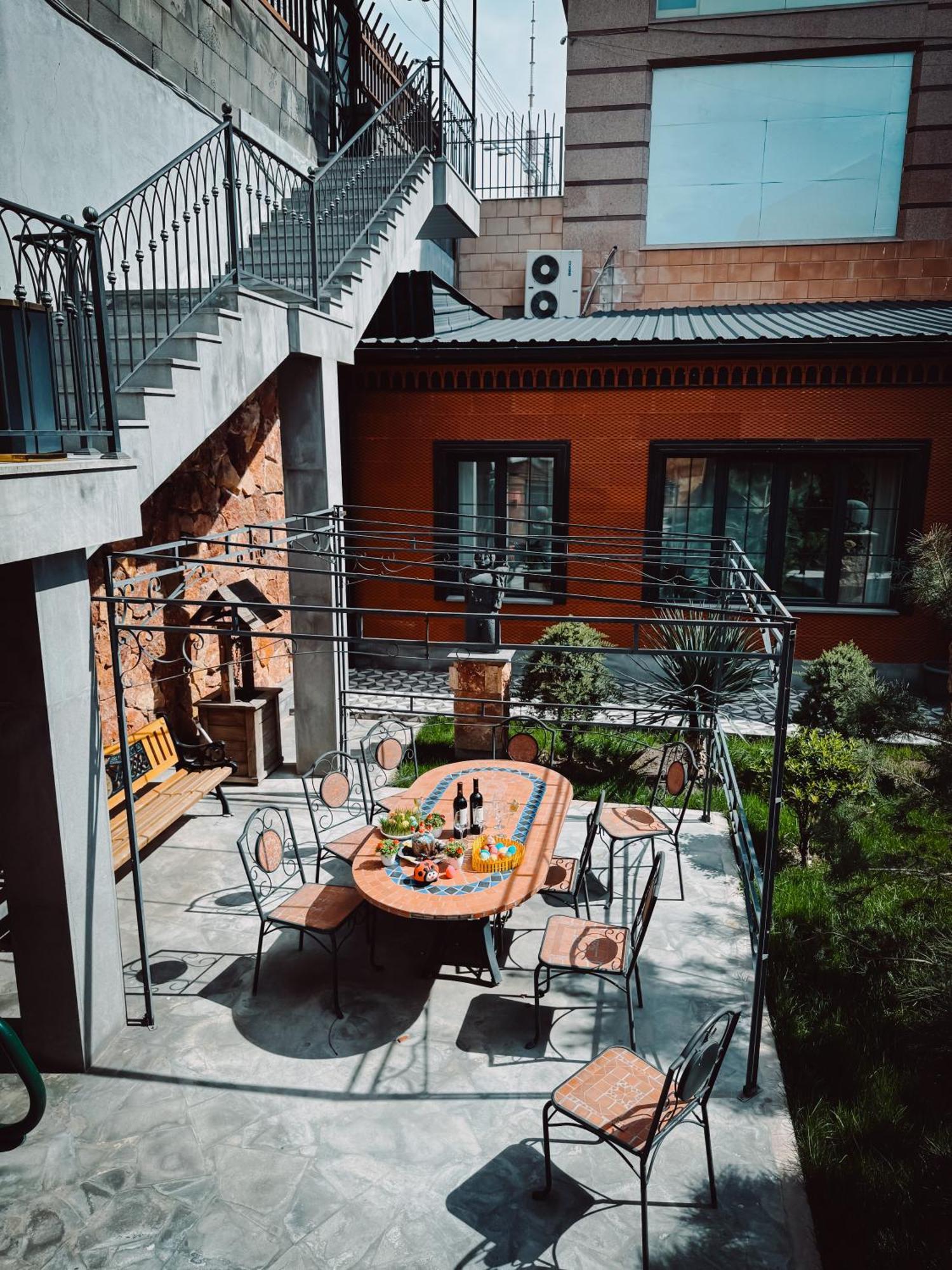 Aspar Boutique Hotel Jerevan Exteriör bild